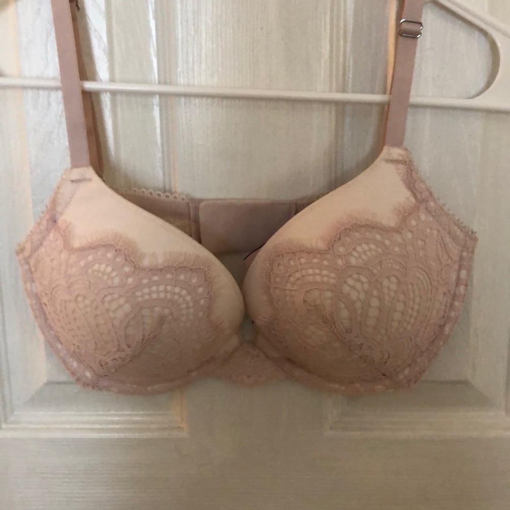 Victoria’s Secret bra 32DD